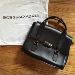 ACCEPTS OFFERS!!! - Authentic BCBG leather purse.
